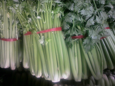 沂南芹菜 山东房家庄子蔬菜批发市场的绿色明珠